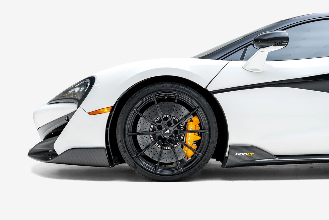 2019 McLaren 675LT - Image 17 of 31