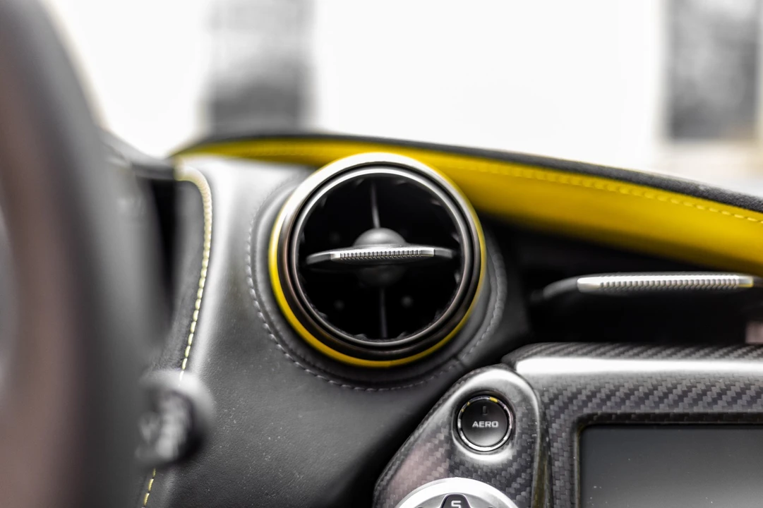 2019 McLaren 720S - Image 18 of 21