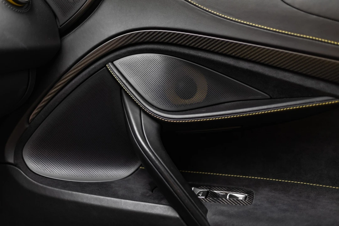 2019 McLaren 720S - Image 16 of 21