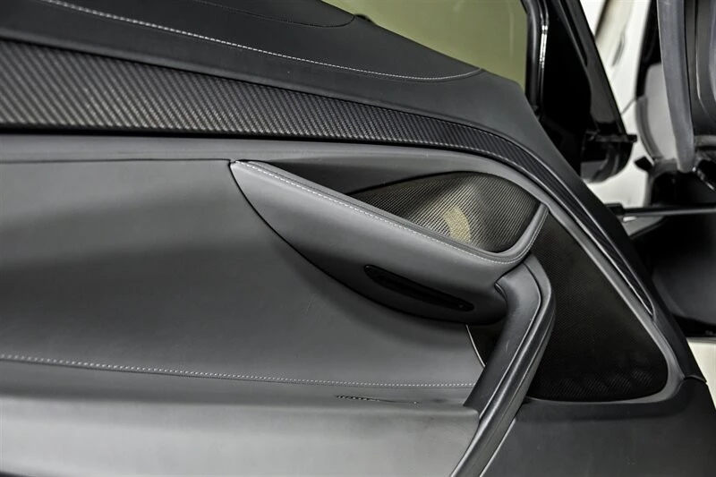 2019 McLaren 720S - Image 17 of 31