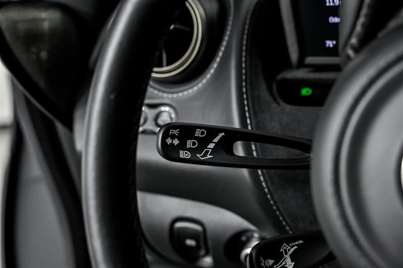 2019 McLaren 720S - Image 26 of 31