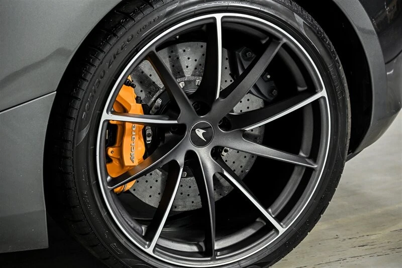 2019 McLaren 720S - Image 16 of 31