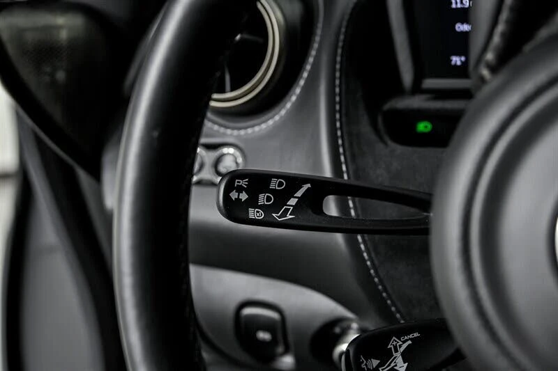 2019 McLaren 720S - Image 26 of 31