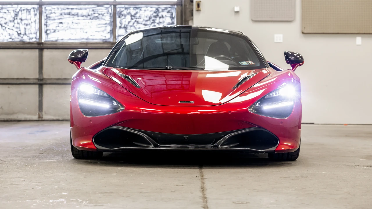 2019 McLaren 720S - Image 2 of 31