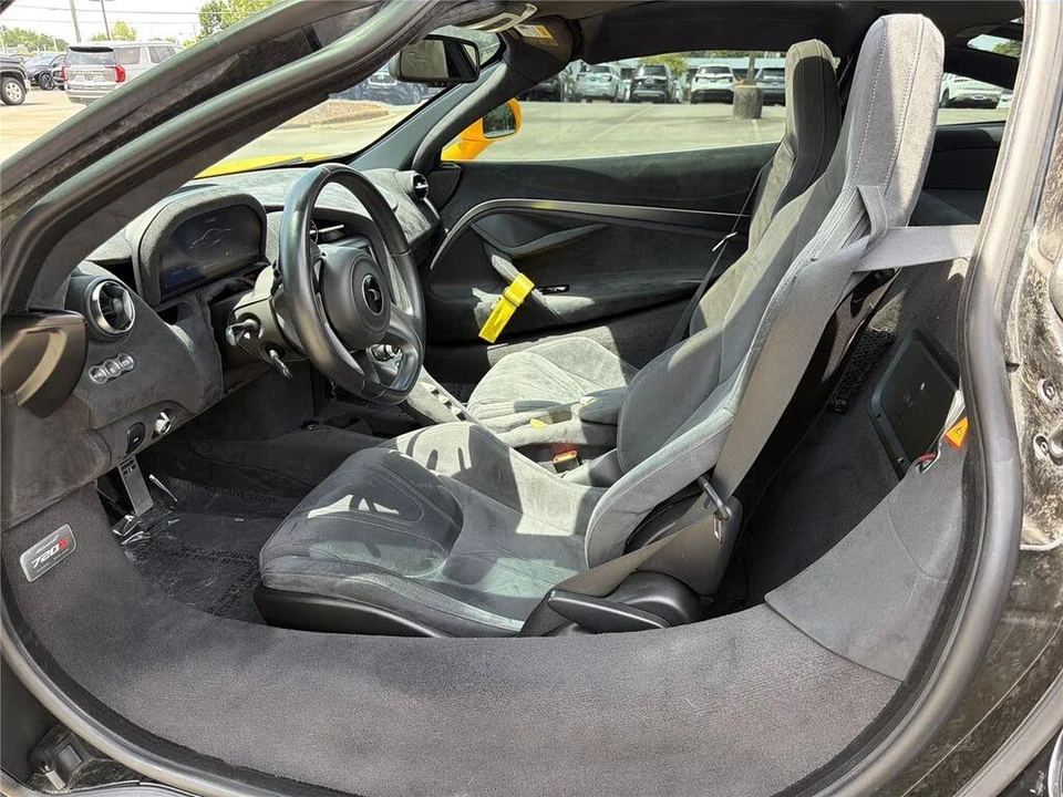 2019 McLaren 720S - Image 25 of 30