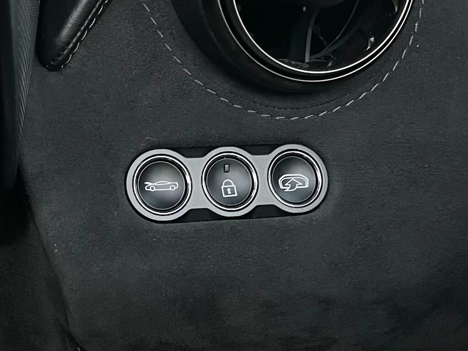 2019 McLaren 720S - Image 22 of 31