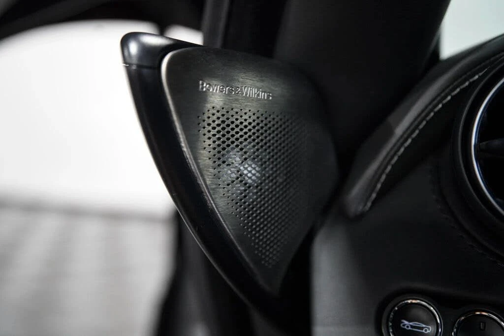 2019 McLaren 720S - Image 23 of 28
