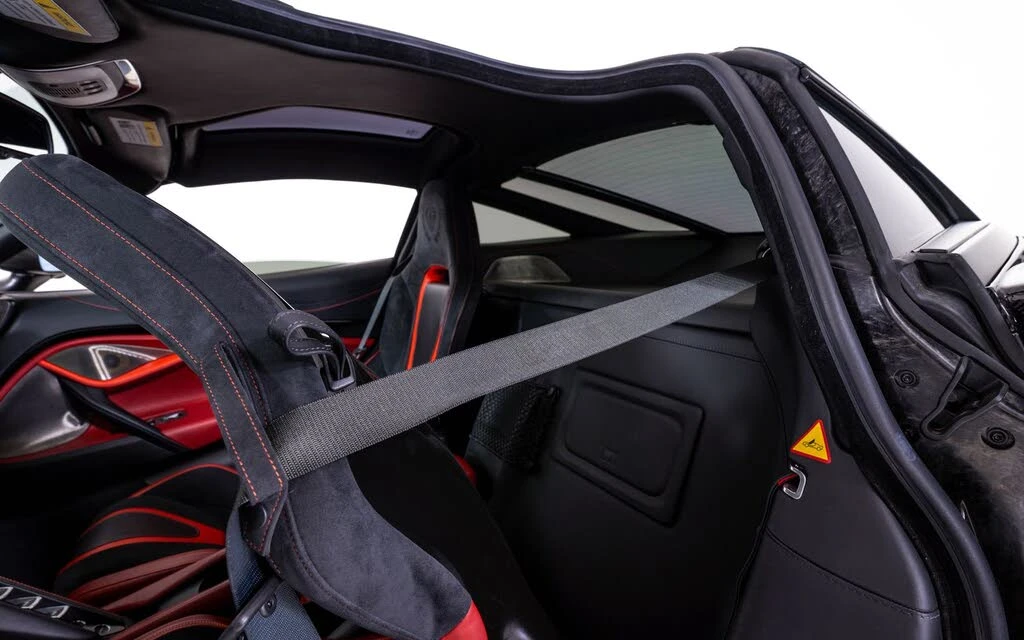 2019 McLaren 720S - Image 23 of 26