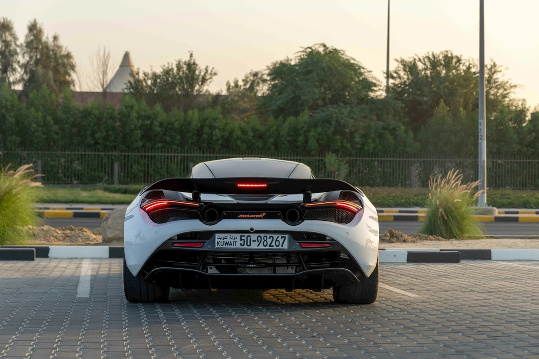 2019 McLaren 720S - Image 12 of 21