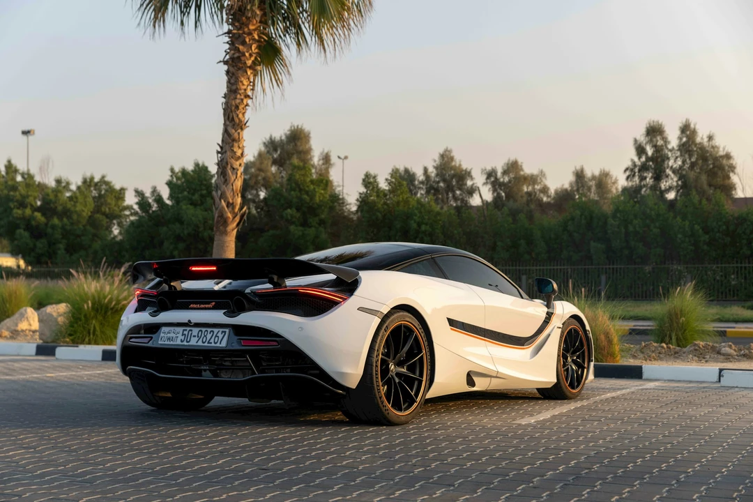 2019 McLaren 720S - Image 11 of 21