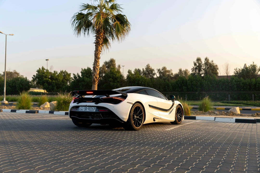 2019 McLaren 720S - Image 18 of 21