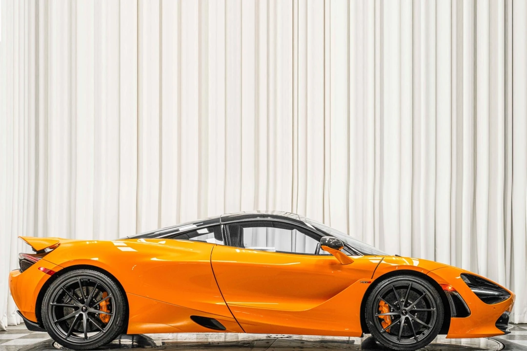 2019 McLaren 720S - Image 2 of 12