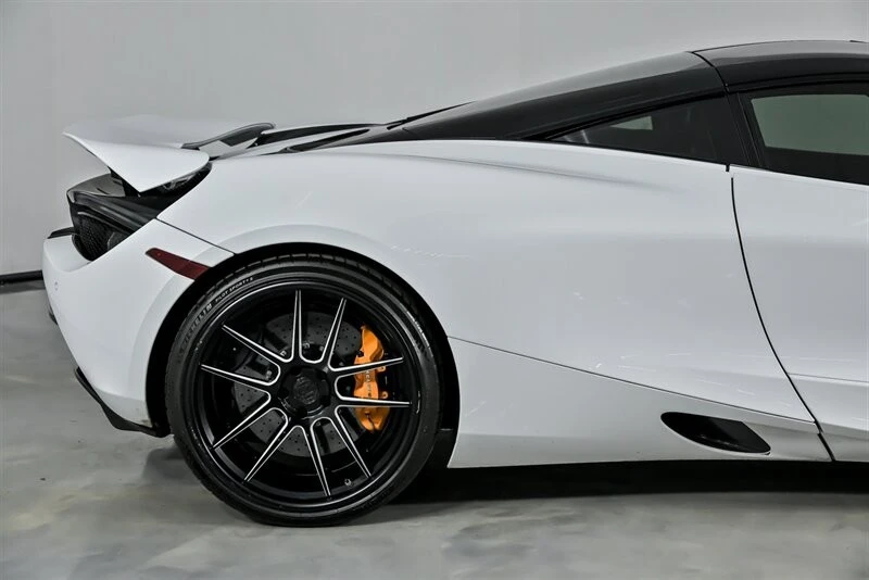 2019 McLaren 720S - Image 14 of 21