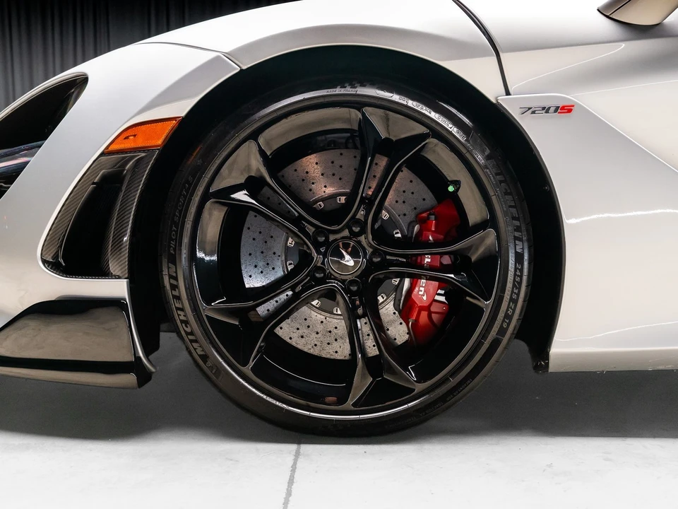 2019 McLaren 720S - Image 26 of 31