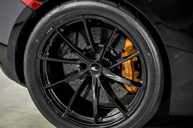 2019 McLaren 720S - Image 13 of 31