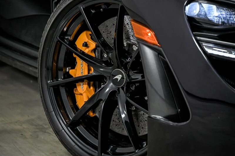 2019 McLaren 720S - Image 4 of 31