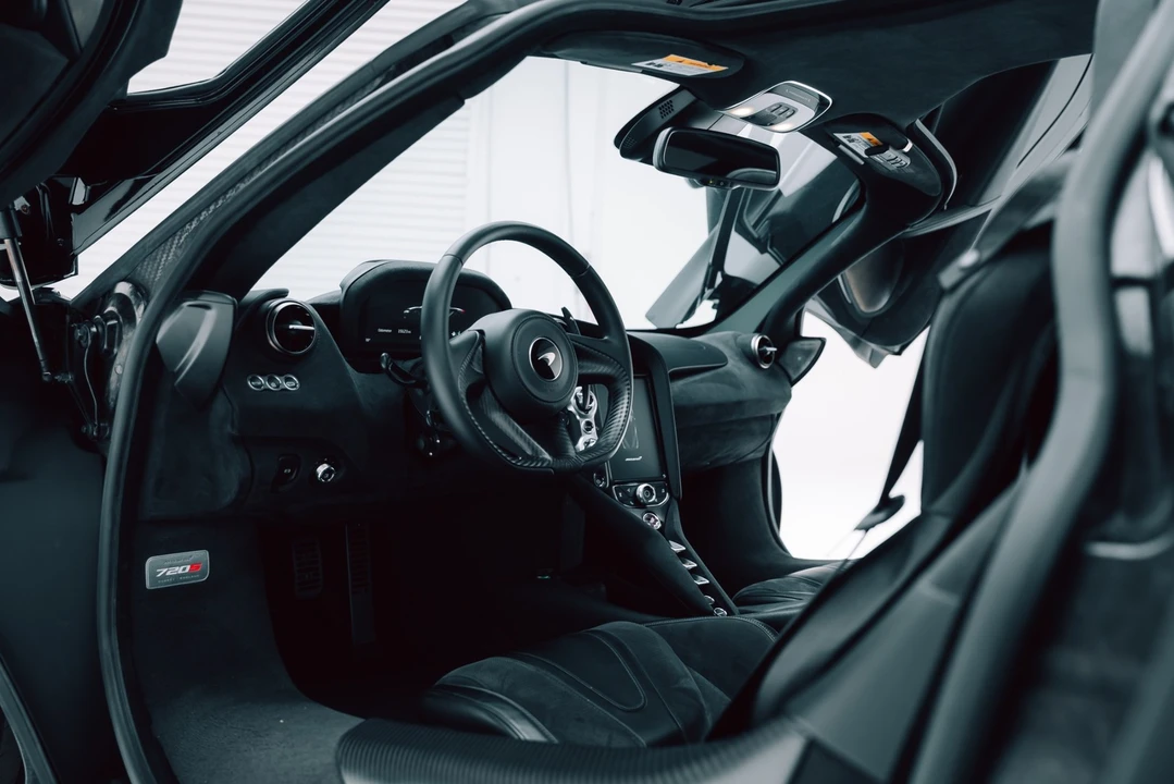 2019 McLaren 720S - Image 2 of 12