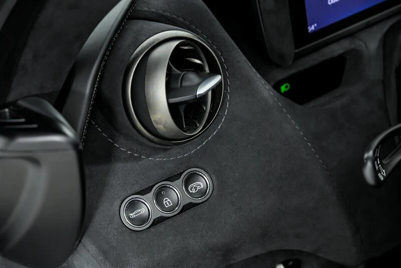 2019 McLaren 720S - Image 26 of 31