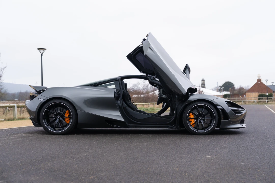 2019 McLaren 720S - Image 14 of 31