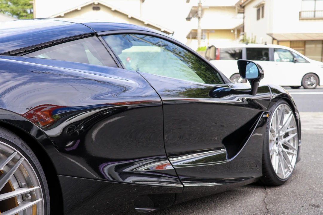 2021 McLaren 720S - Image 15 of 31