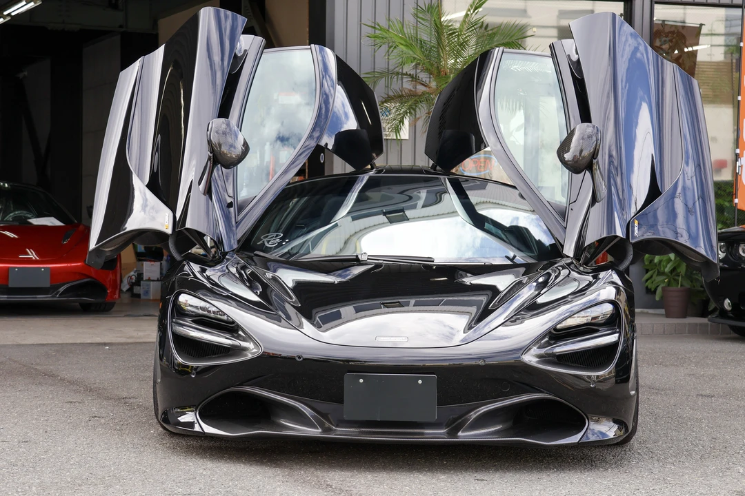 2021 McLaren 720S - Image 9 of 31
