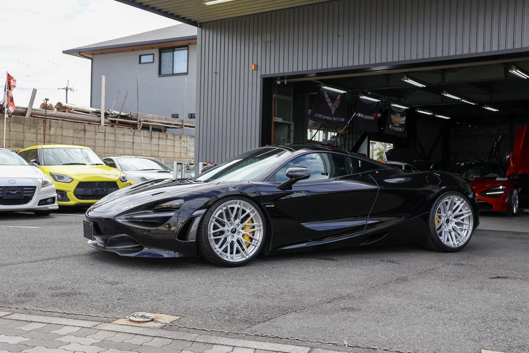 2021 McLaren 720S - Image 4 of 31