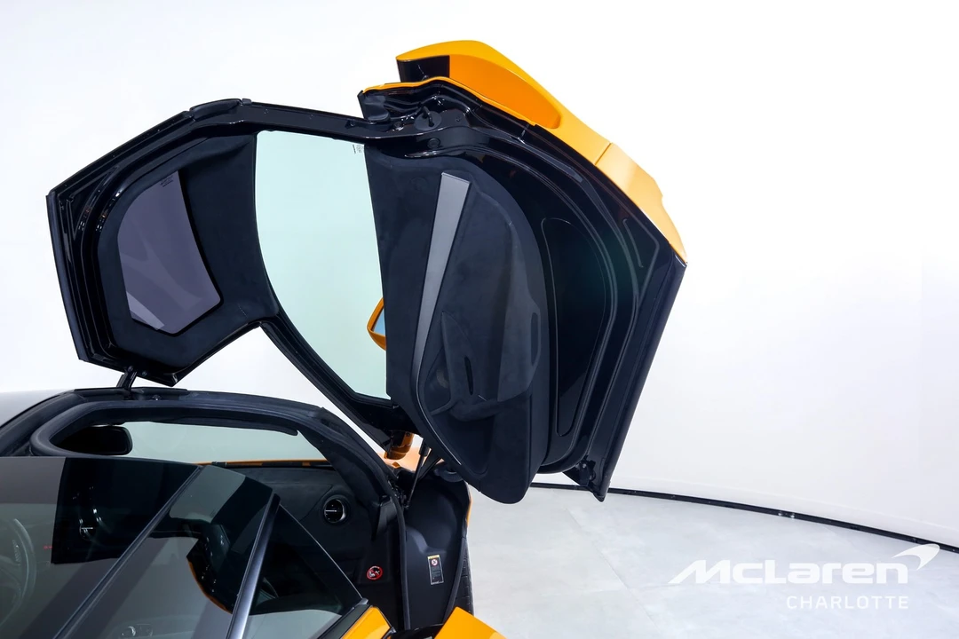 2019 McLaren 720S - Image 17 of 29