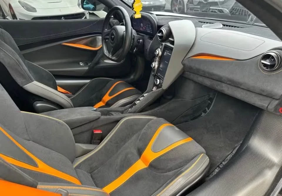 2019 McLaren 720S - Image 8 of 9