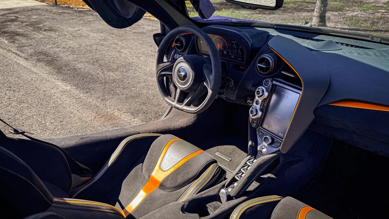 2019 McLaren 720S - Image 17 of 23