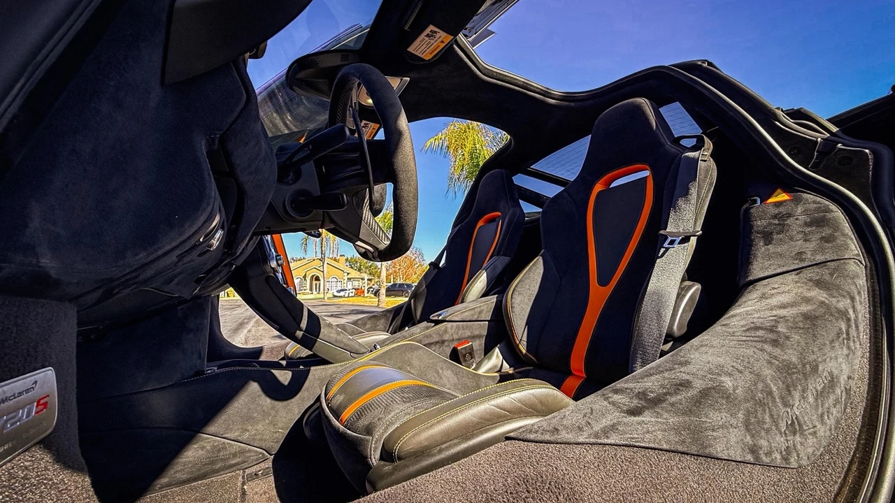 2019 McLaren 720S - Image 17 of 18