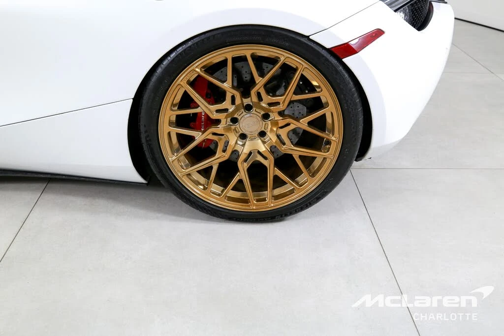 2019 McLaren 720S - Image 24 of 27