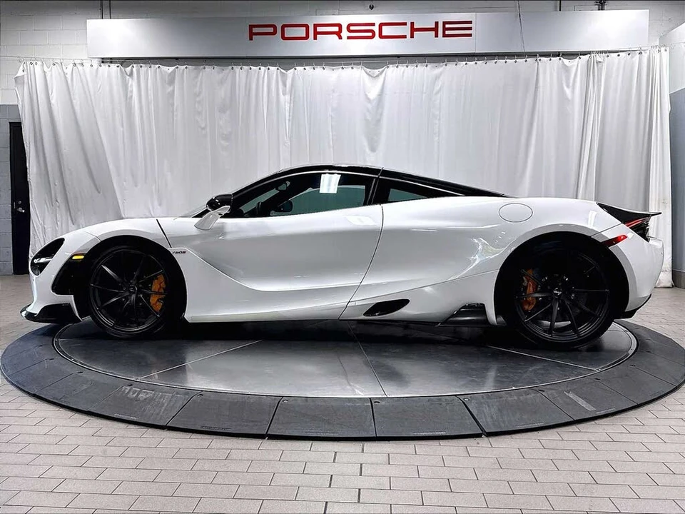 2019 McLaren 720S - Image 2 of 31
