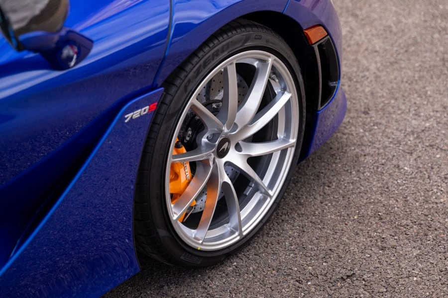 2019 McLaren 720S - Image 30 of 31