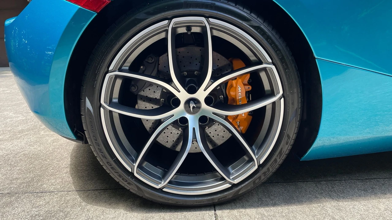 2019 McLaren 720S Spider - Image 27 of 31