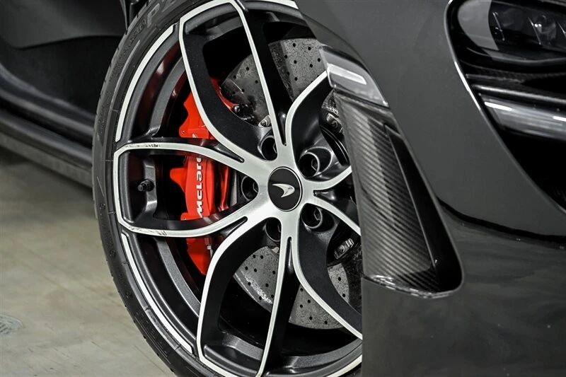 2019 McLaren 720S Spider - Image 3 of 31