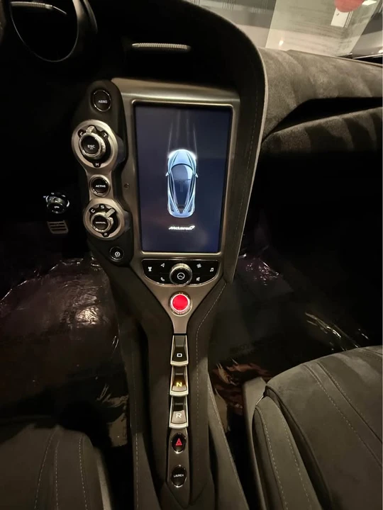 2019 McLaren 720S - Image 8 of 9