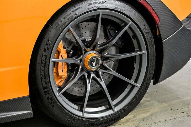 2019 McLaren Senna - Image 22 of 31