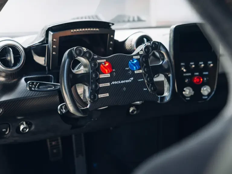 2019 McLaren Senna - Image 13 of 31