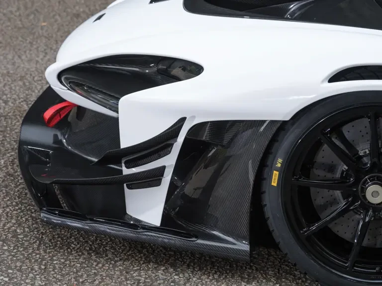 2019 McLaren Senna - Image 22 of 31