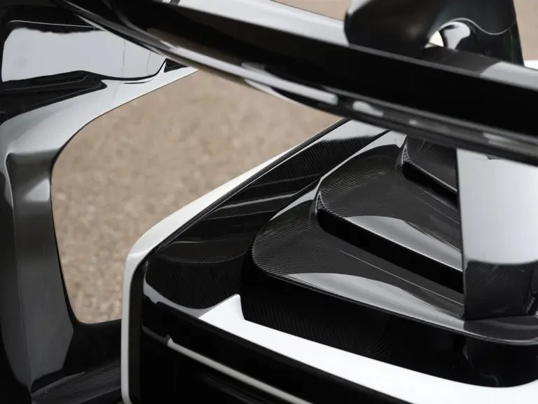 2019 McLaren Senna - Image 27 of 31