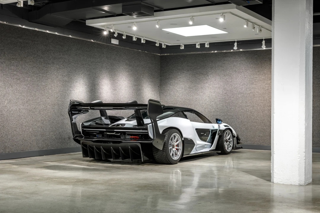 2019 McLaren Senna - Image 27 of 31