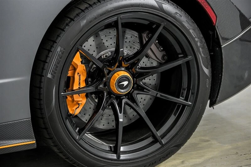 2019 McLaren Senna - Image 23 of 31