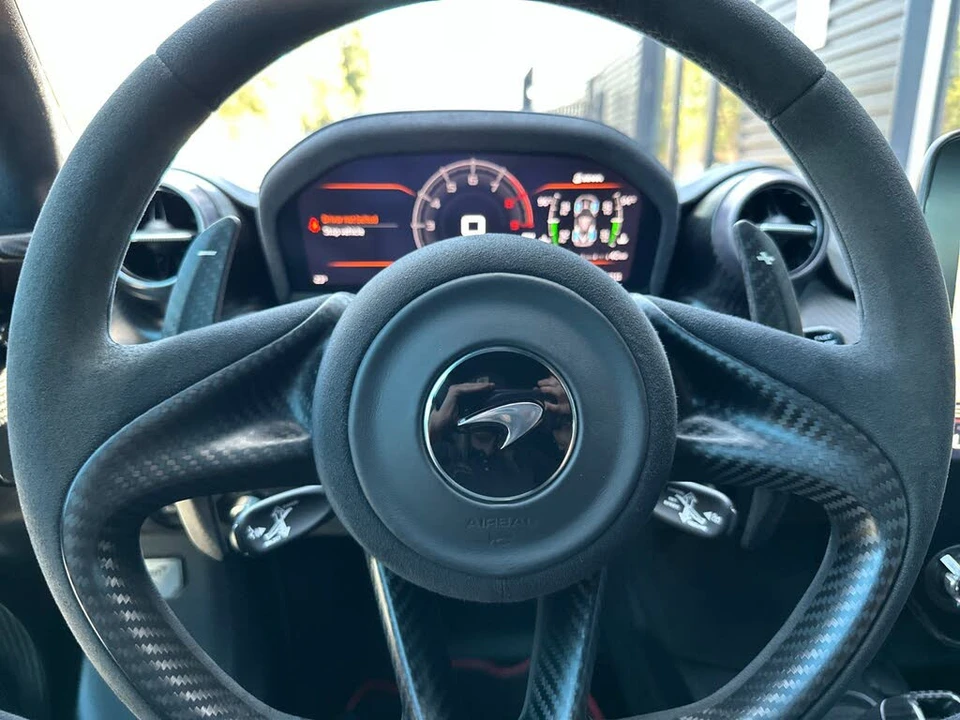 2019 McLaren Senna - Image 27 of 31
