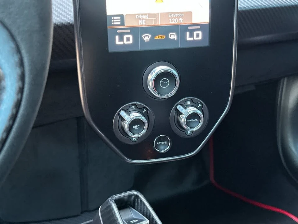 2019 McLaren Senna - Image 22 of 31