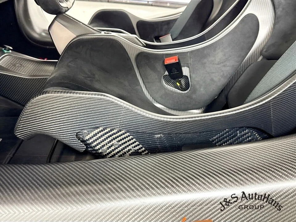 2019 McLaren Senna - Image 26 of 31