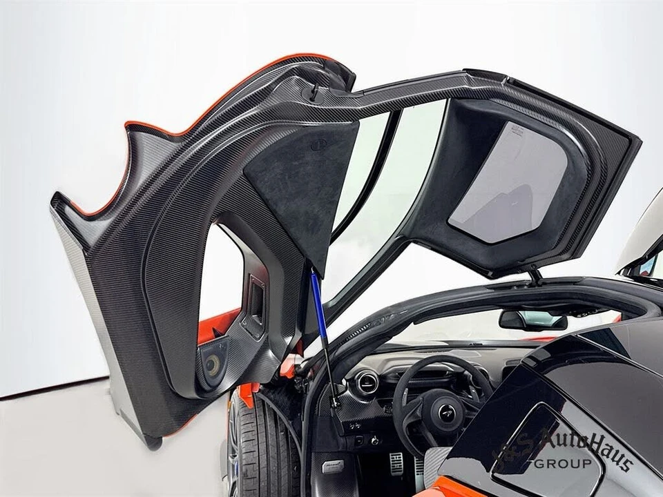 2019 McLaren Senna - Image 23 of 31