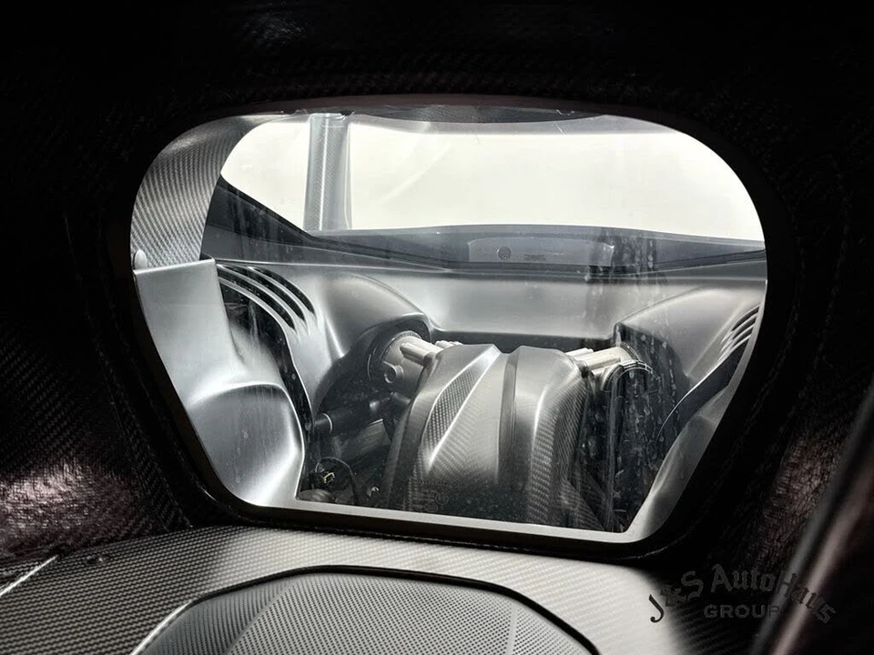 2019 McLaren Senna - Image 28 of 31
