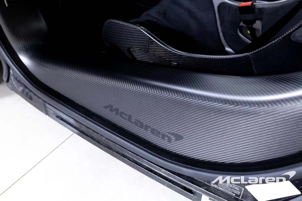 2019 McLaren Senna - Image 18 of 31