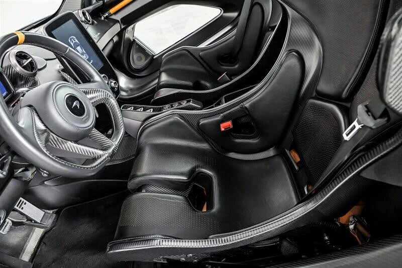 2019 McLaren Senna - Image 28 of 31