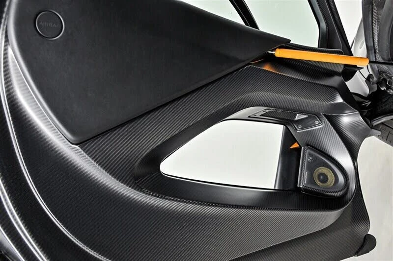 2019 McLaren Senna - Image 24 of 31